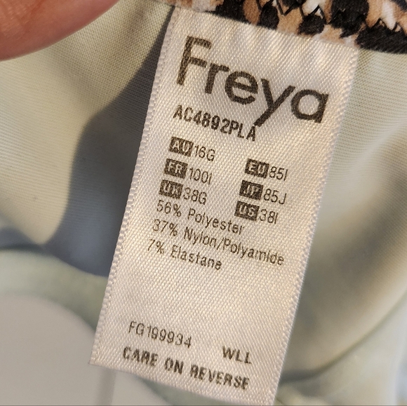 Freya Sonic Moulded Sports Bra Leopard Aqua Blue Underwire High Impact Size 38i - Picture 7 of 7